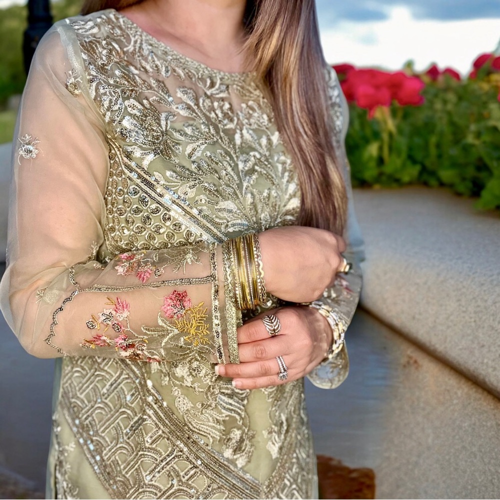 Green Pakistani Suit, Dress, Salwar Kameez - Picture 2 of 11